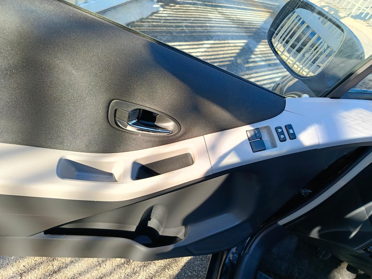 Toyota Yaris 1.3 5 porte M-MT Sol