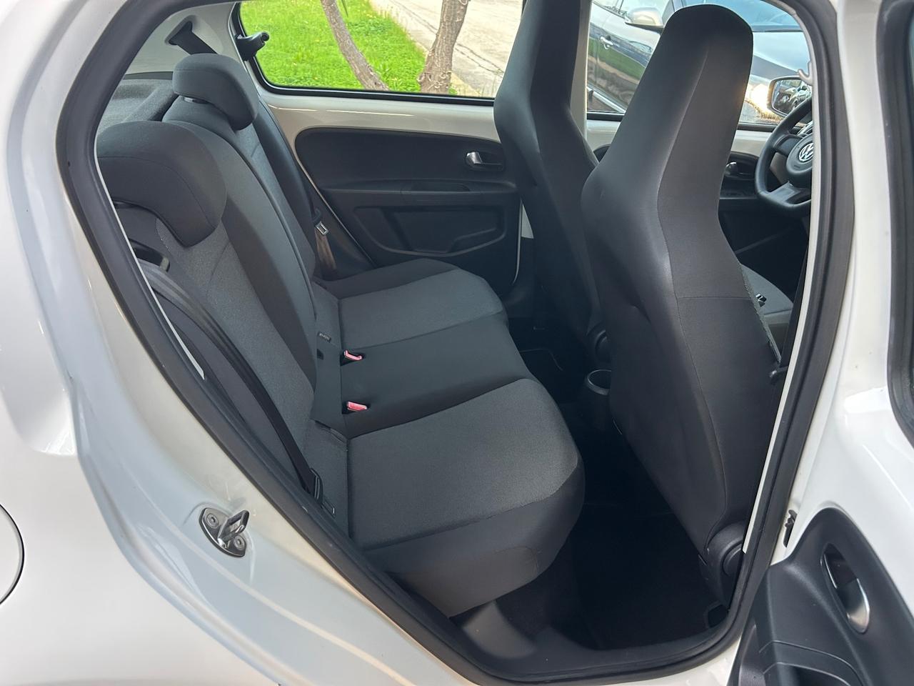 Volkswagen Up 1.0 benzina 75 cavalli 2012