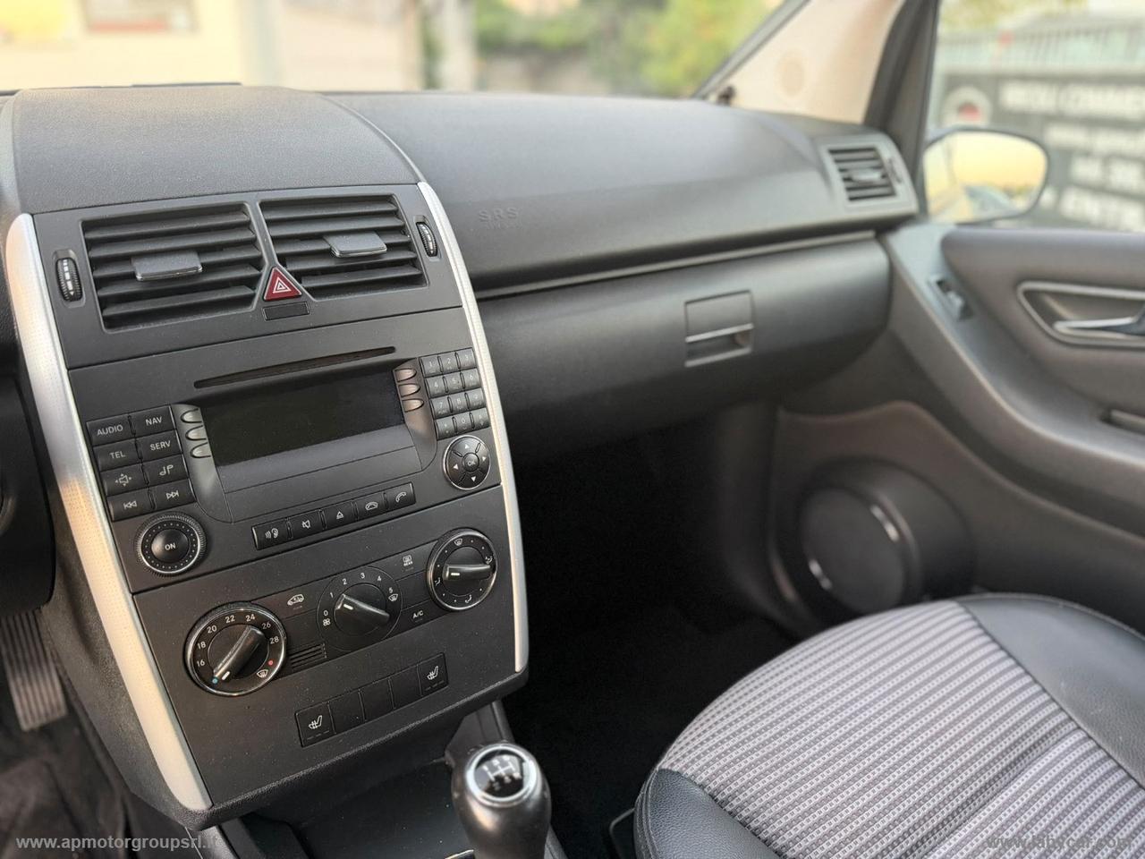 MERCEDES-BENZ A 150 Avantgarde BLACK MATT