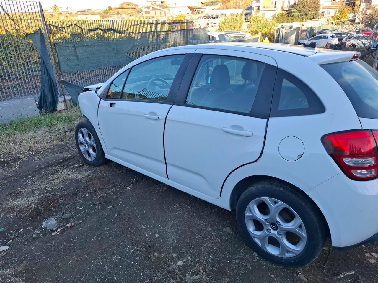 CITROEN C3 EXCLUSIVE 1.2 SINISTRATA VA IN MOTO