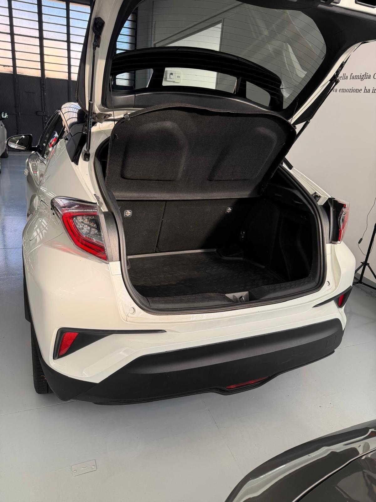 Toyota C-HR 1.8 Hybrid E-CVT Trend