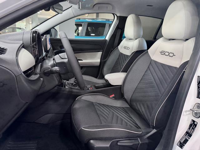 FIAT 600 KM0 LA PRIMA 100CV+CARPLAY WI-FI+18''+RCAM+2PDC