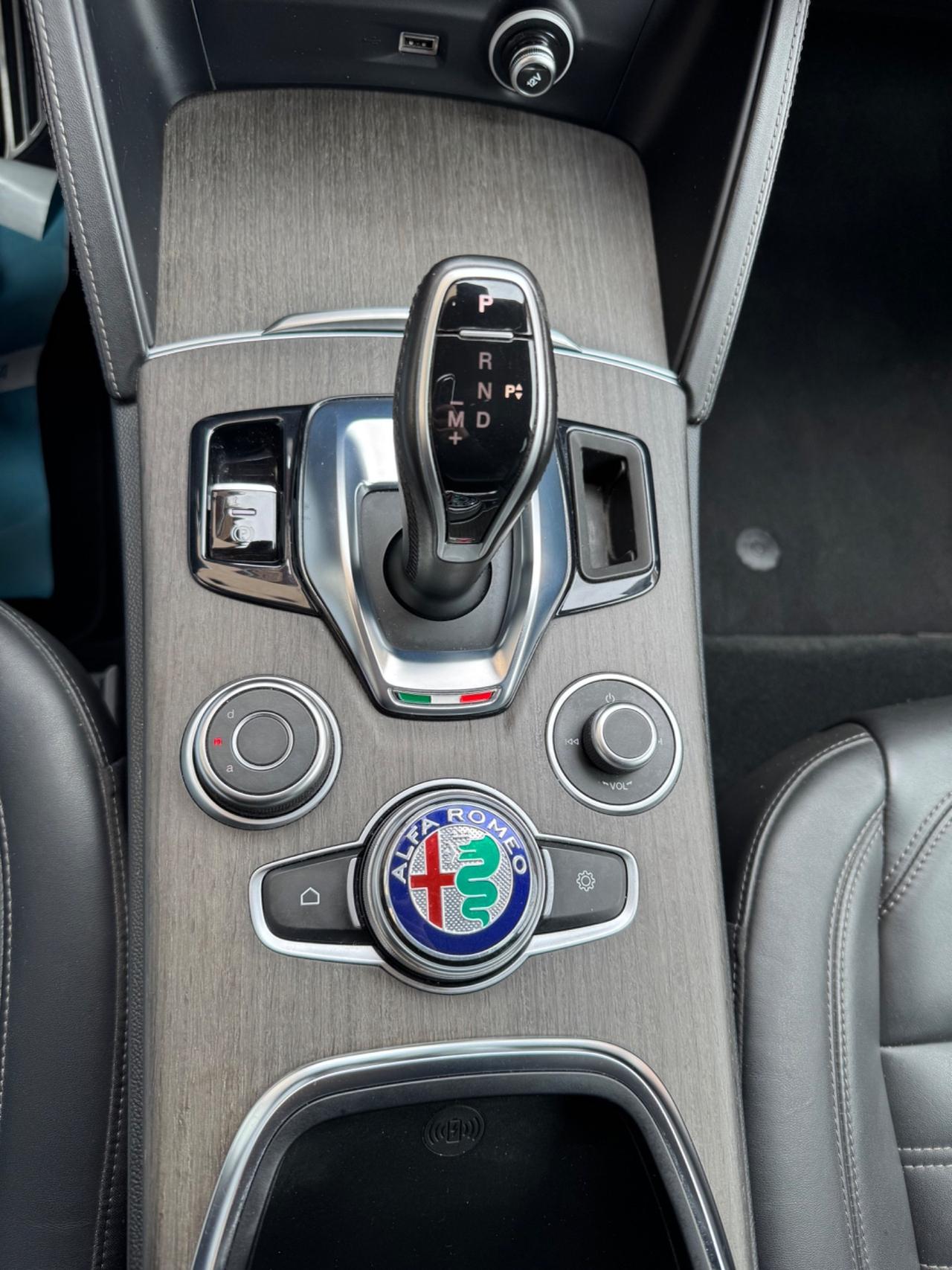 Alfa Romeo Stelvio 2.2 Turbodiesel 210 CV AT8 Q4 Veloce