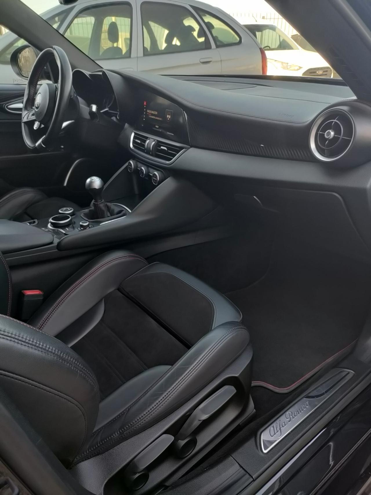 Alfa Romeo Giulia 2.9 T V6 Quadrifoglio