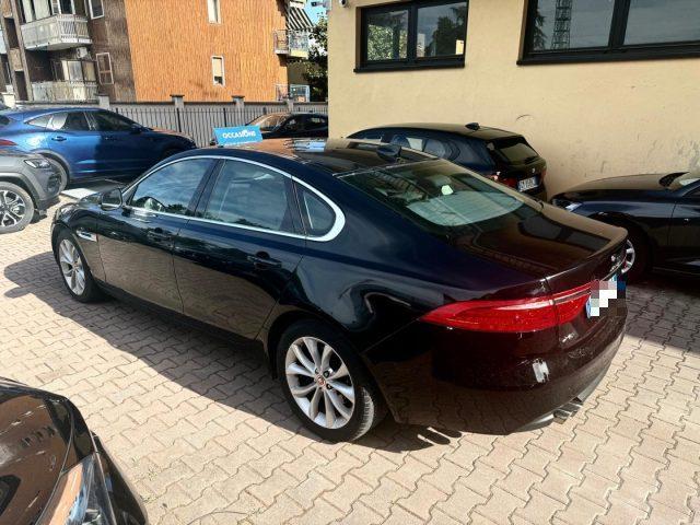 JAGUAR XF 2.0 D 180 CV aut. Pure