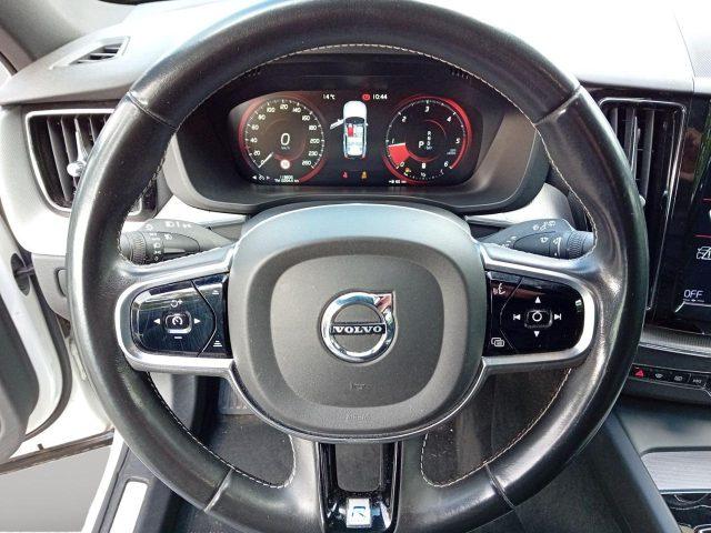 VOLVO XC60 B5 AWD Geartronic R-design