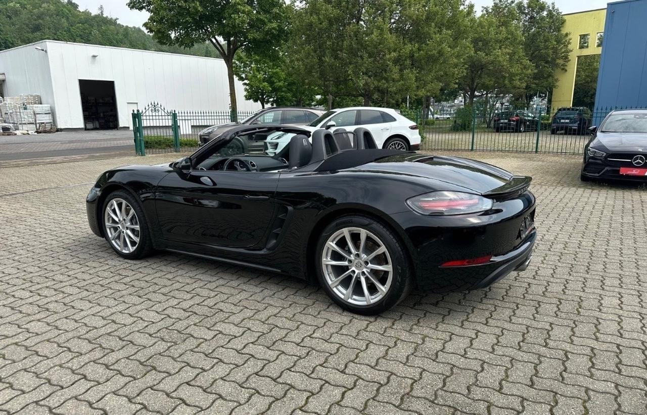 Porsche 718 Spyder Boxster 2.0 T