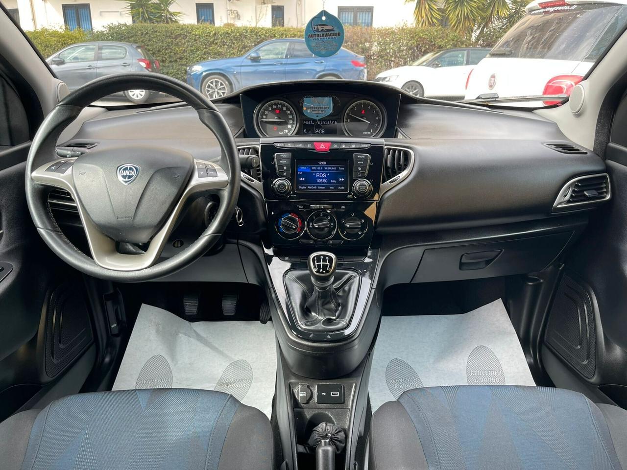 Ypsilon 1.2 69 CV 5 porte GPL Ecochic Gold