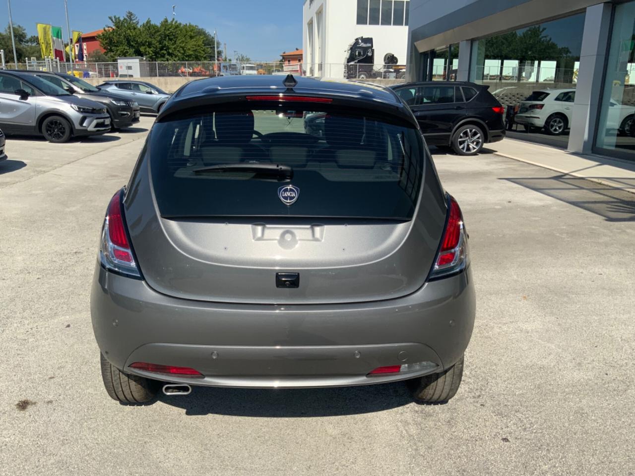 Lancia Ypsilon 1.0 FireFly 5 porte S&S Hybrid Platino