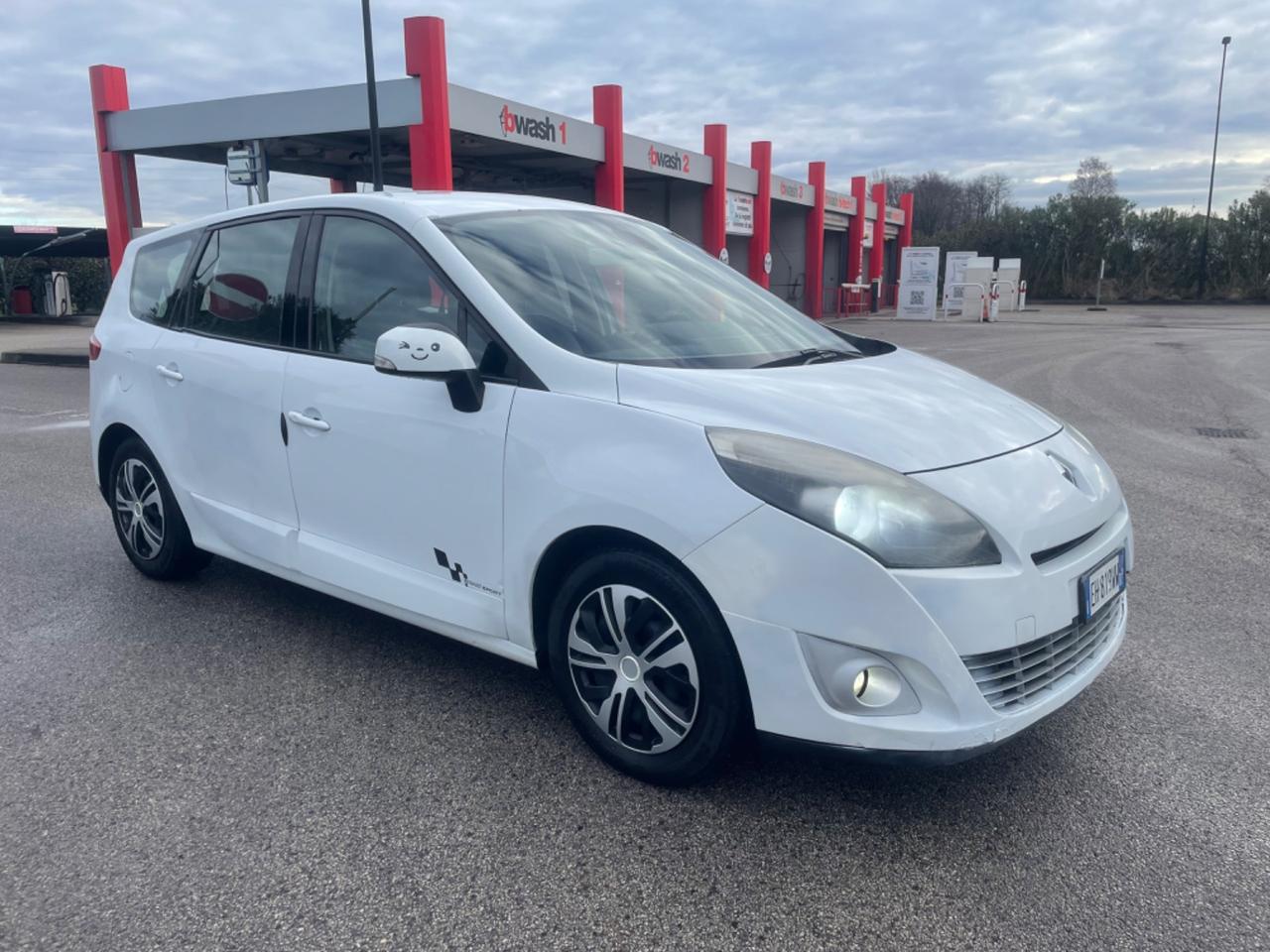 Renault Scénic 1.9 dCi 130CV..7.posti navi perfetta