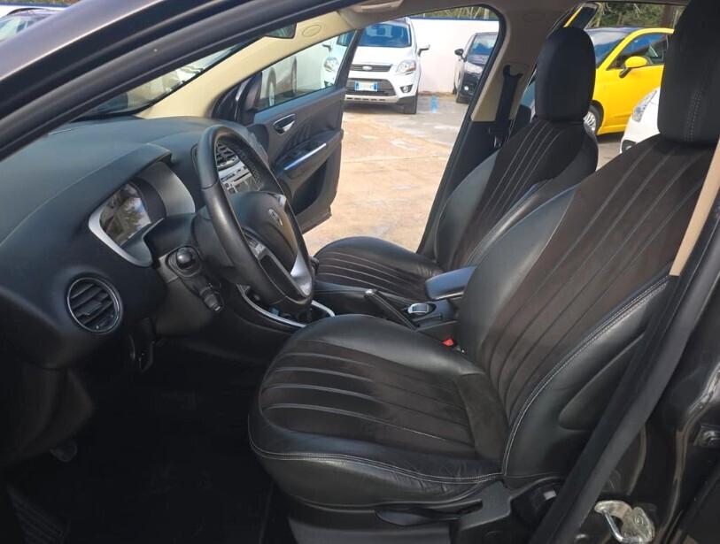 Lancia Delta 1.6 MJT DPF Platino
