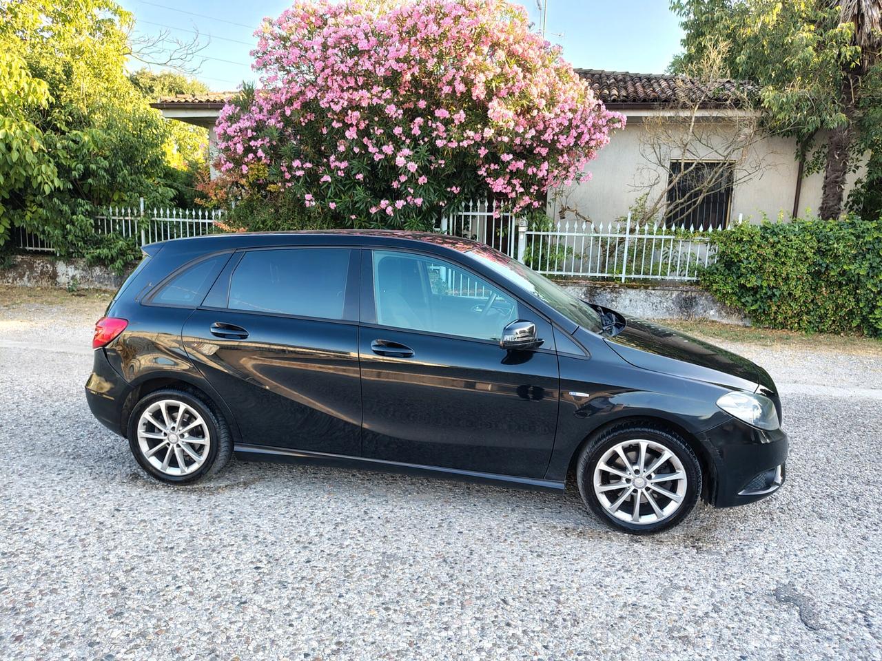 Mercedes-benz B 200 CDI BlueEFFICIENCY Executive