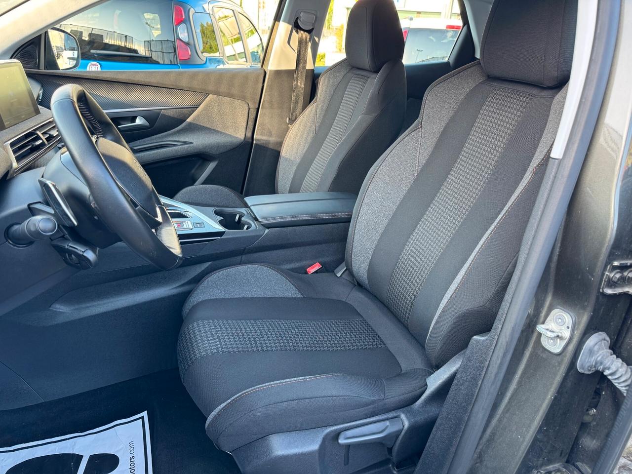 Peugeot 3008 1.5cc BlueHDi 130cv EAT8 Business