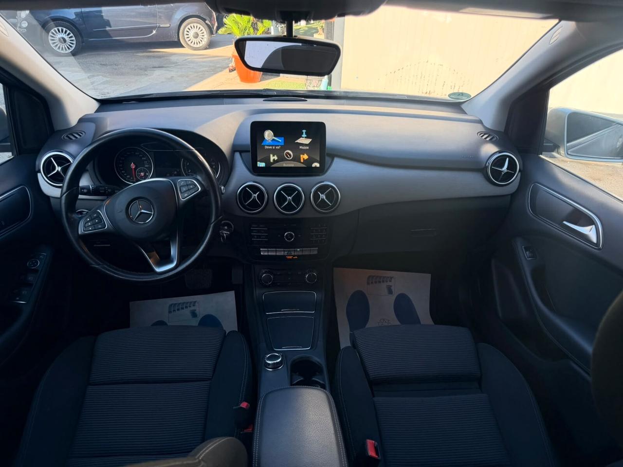 Mercedes-benz B 180 Premium