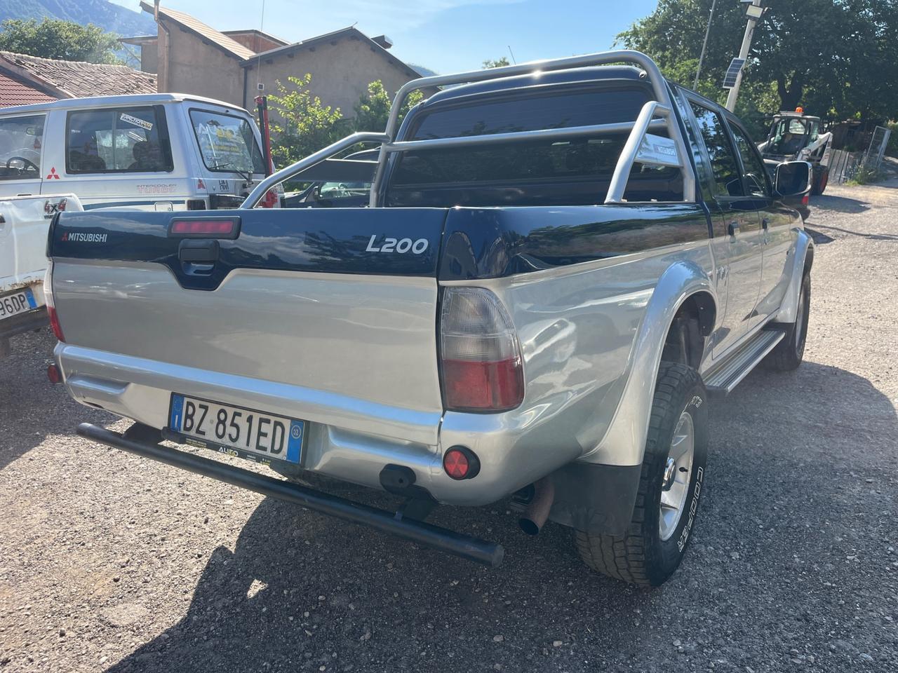 Mitsubishi L200 2.5 TDI 4WD Club Cab Pup. GLS Targ.