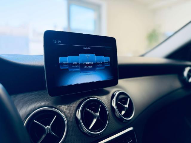 Mercedes-Benz GLA 180 d Premium AMG auto