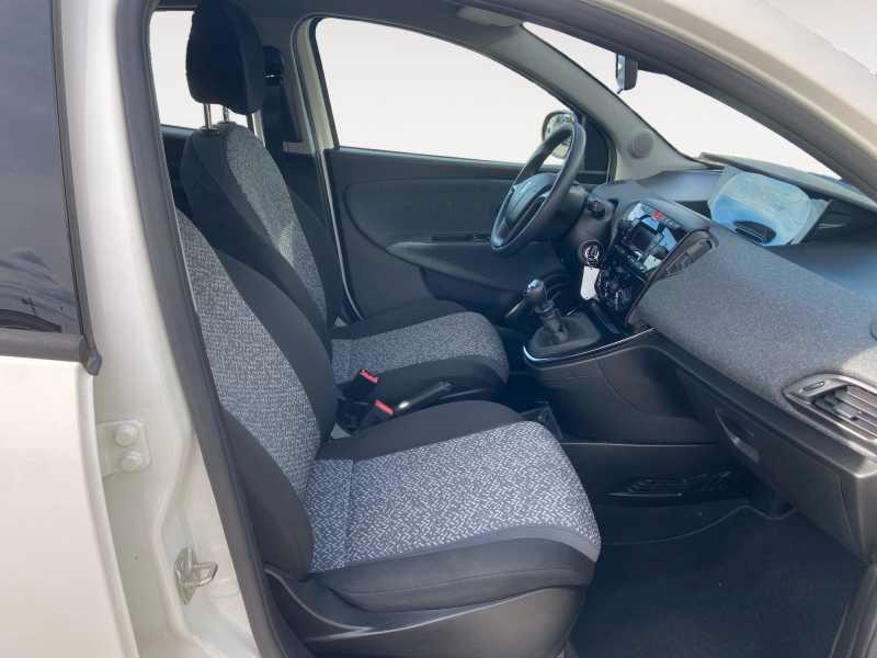 LANCIA Ypsilon 1.0 firefly hybrid Silver 70c