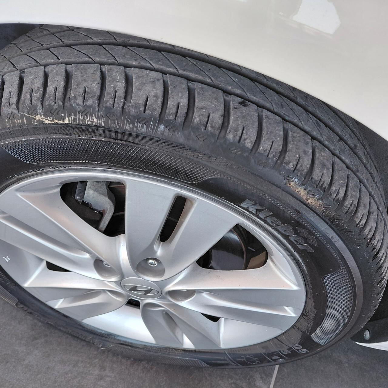 HYUNDAI IX20 ANNO 2012 DS 1.4 ADATTA NEOPATENTATI KM 100 MILA