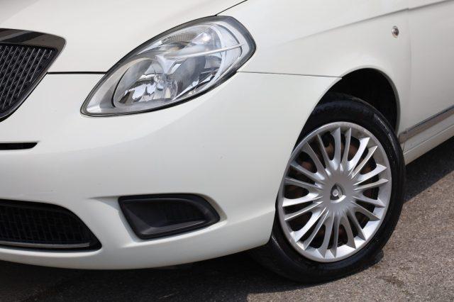 LANCIA Ypsilon 1.2i 69CV 5Porte UniProprietario per NEOPATENTATI