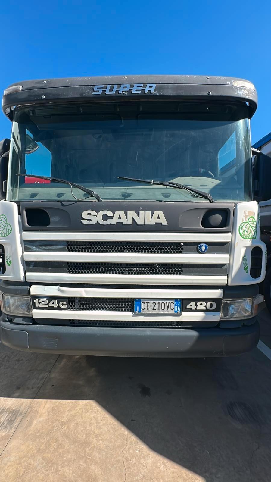 Scania 8x2 Scarrabile