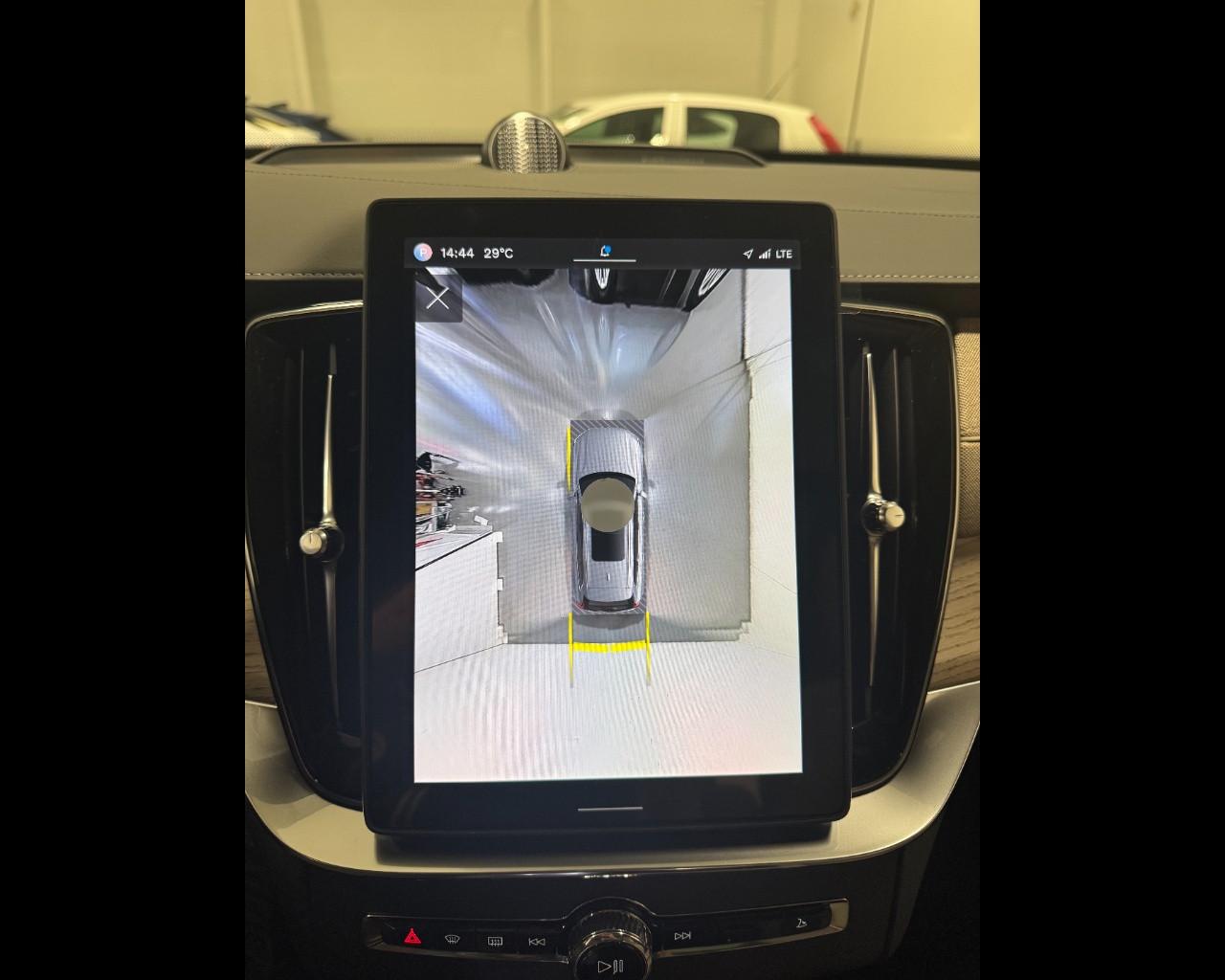 VOLVO XC90 T8 AWD AUTO ULTRA BRIGHT