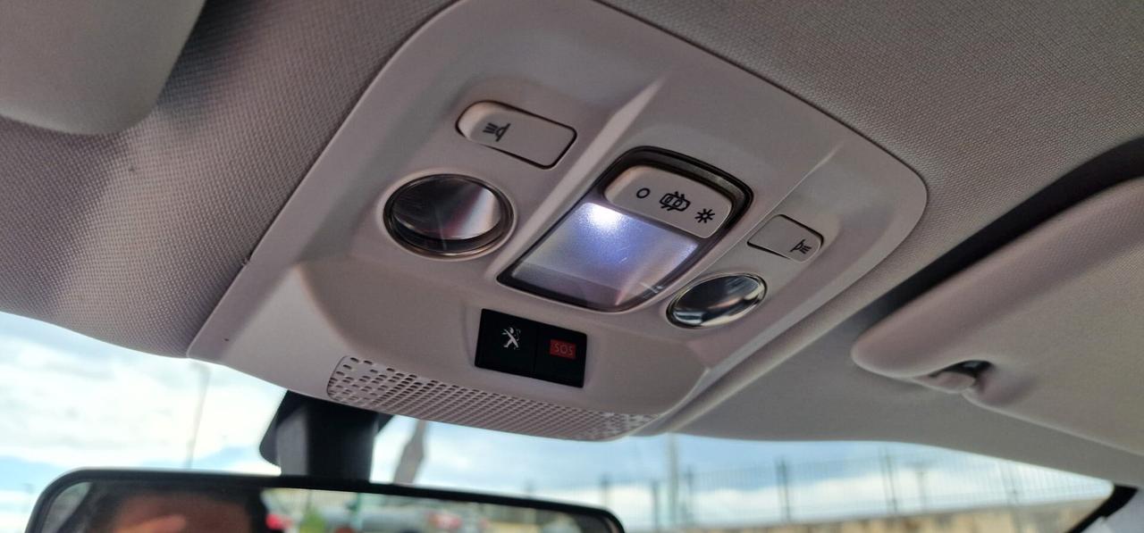 Peugeot 2008 BlueHDi 100CV Allure