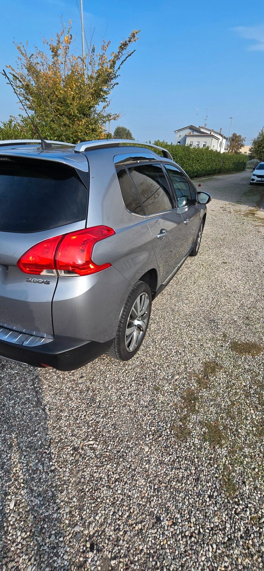 Peugeot 2008 1.6 VTi 120CV Allure