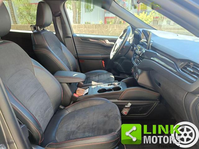 FORD Kuga 2.5 Full Hybrid 190 CVT 2WD ST-Line Design