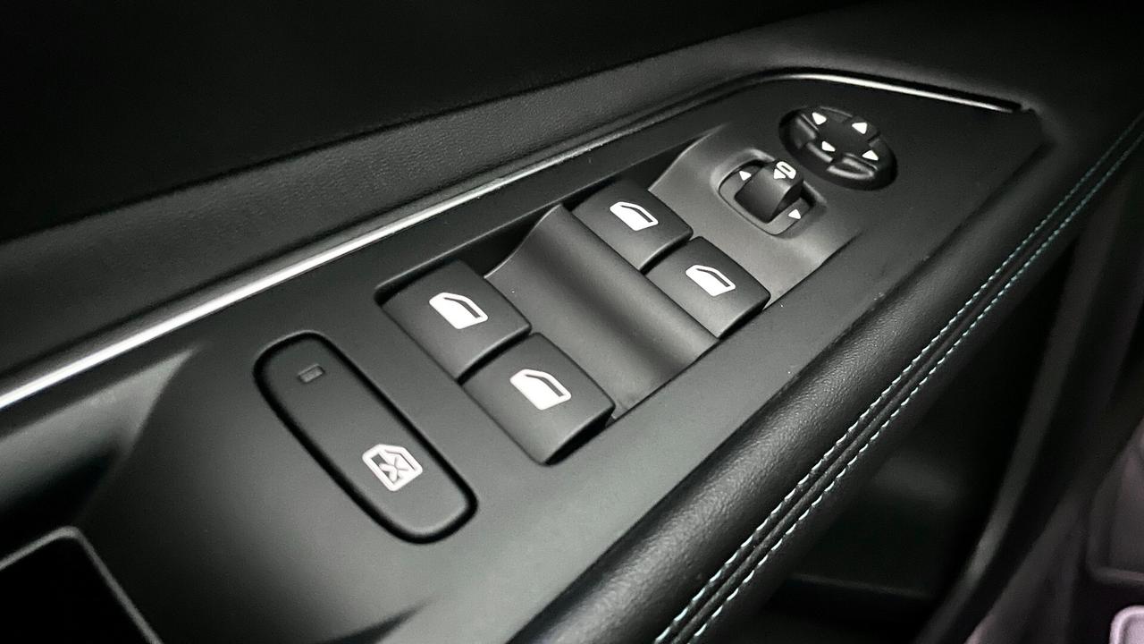 PEUGEOT 3008 1.5 BLUEHDI ALLURE 131CV - FULL LED, VIRTUAL COCKPIT, NEOPATENTATI
