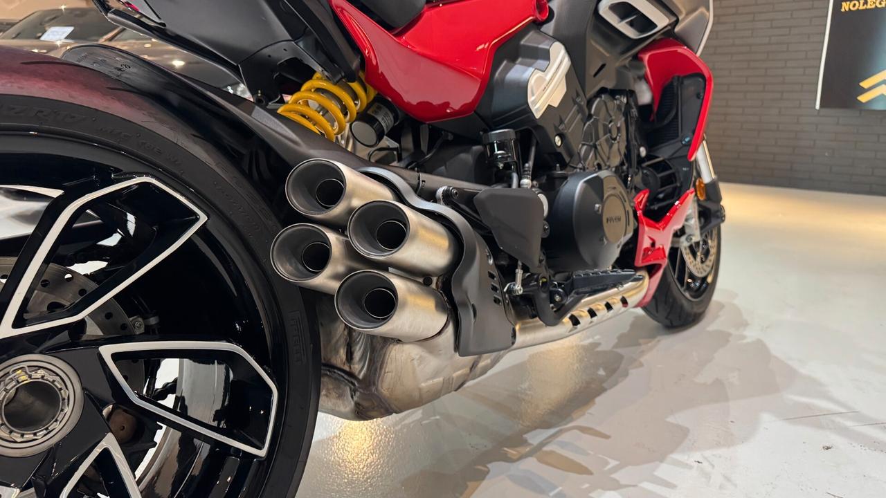 DUCATI DIAVEL V4 1.2B 168CV - 2024