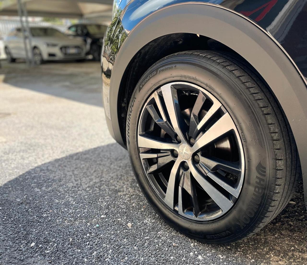 Peugeot 3008 BlueHDi 130 EAT8 ALLURE