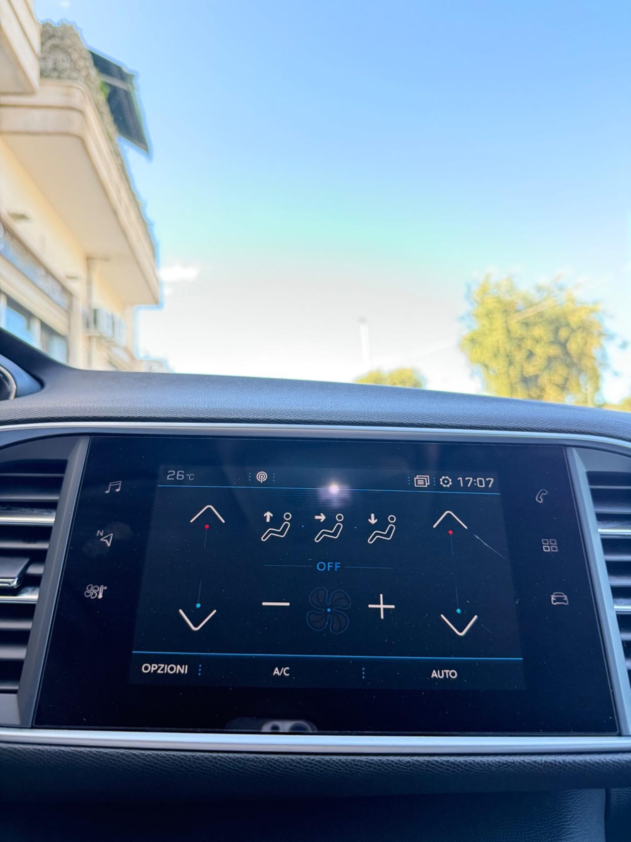 Peugeot 308 1.5 bluehdi Allure Pack CAMBIO AUTOMATICO,NAVI,TELECAMERA,FARI LED,VIRTUAL COCKPIT
