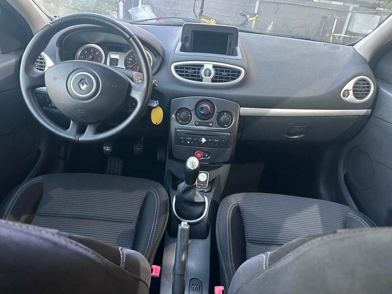 Renault Clio 1.5 dCi 75CV 5P Dynamique 2012