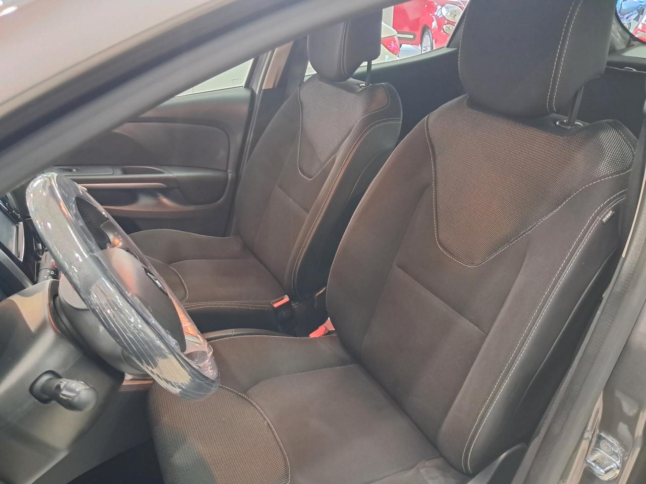 Renault Clio 1.2 75CV 5 porte Costume National