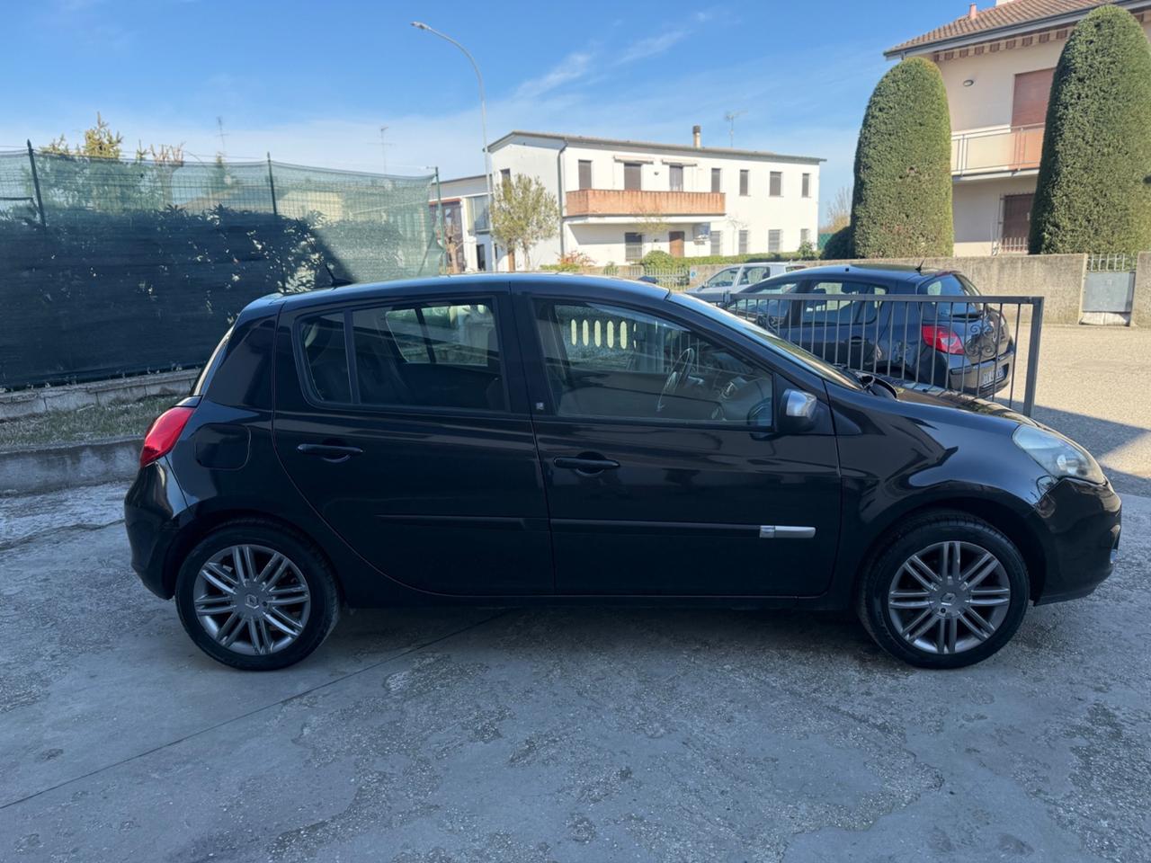RENAULT CLIO 1.2 BENZINA FULL OPT 2011 UNICO PROP