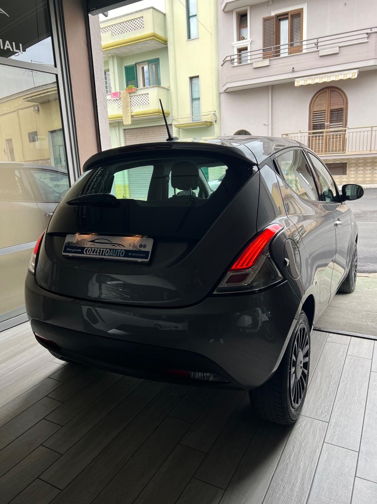 Lancia Ypsilon 1.0 FireFly 5 porte S&S Hybrid