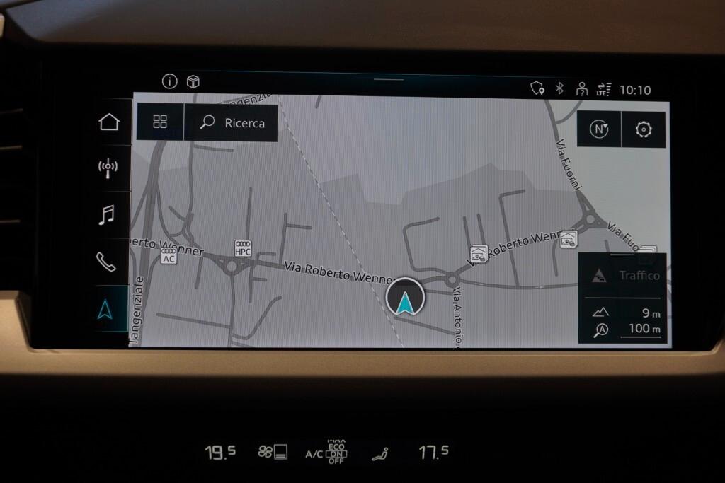 AUDI Q4 40 E-TRON 204CV AUTOMATIC BUSINESS ( FARI LED - VIRTUAL COCKPIT - ADAPTIVE CRUISE - CLIMA TRIZONA - NAVI - MIRROR - PDC - TELECAMERA POST. - CERCHI 19 )
