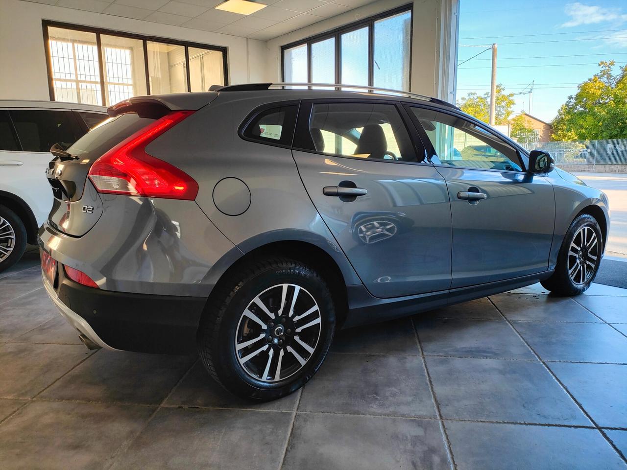 VOLVO V40 CROSS COUNTRY 2.0 D2