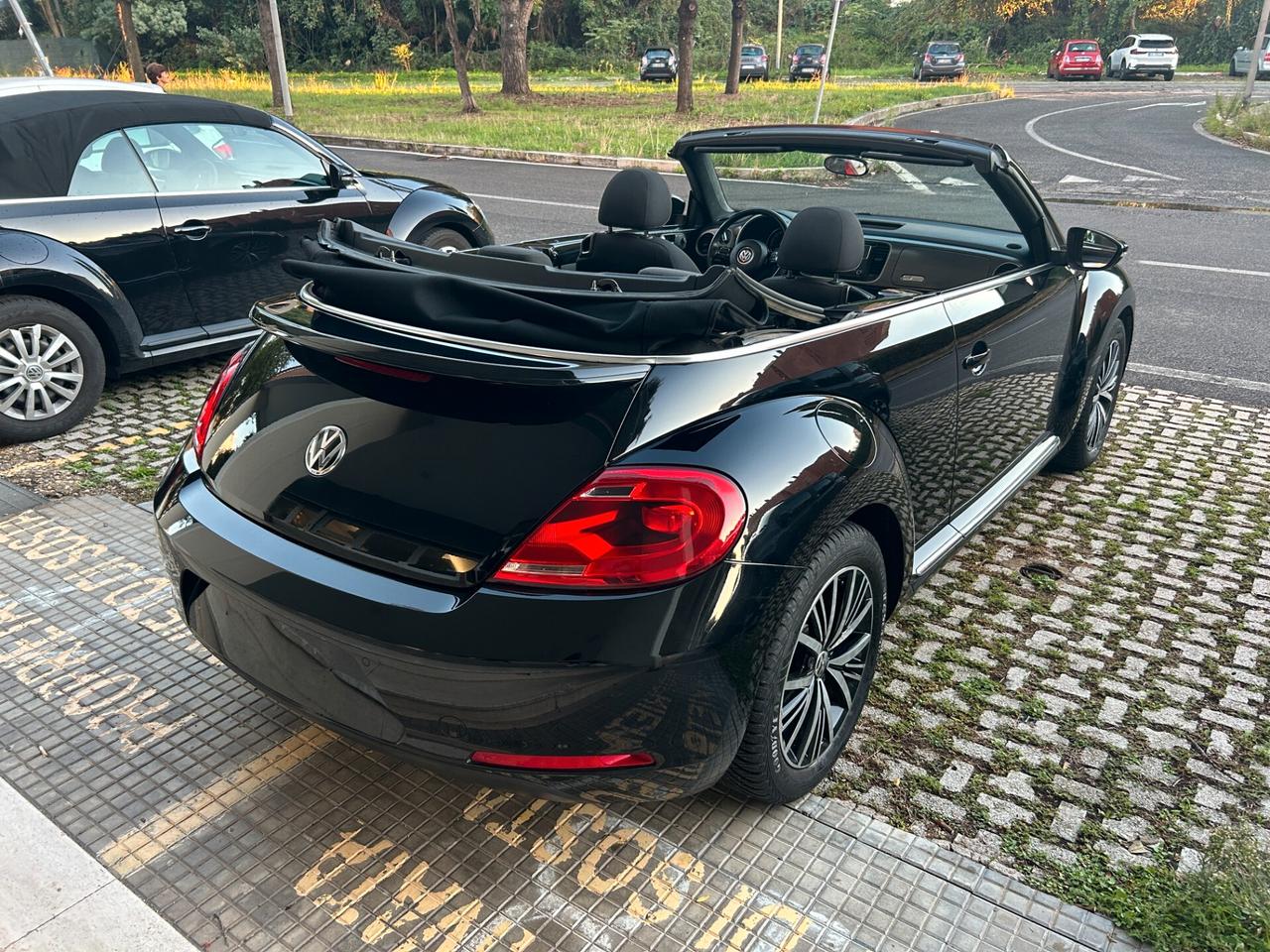 Volkswagen Maggiolino Cabrio All Star-Navi-Camera-17"-Tagliandi uff.