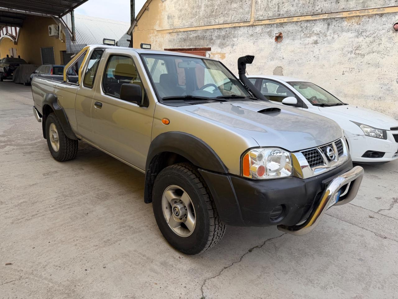 Nissan Navara King Kab con clima - 2004