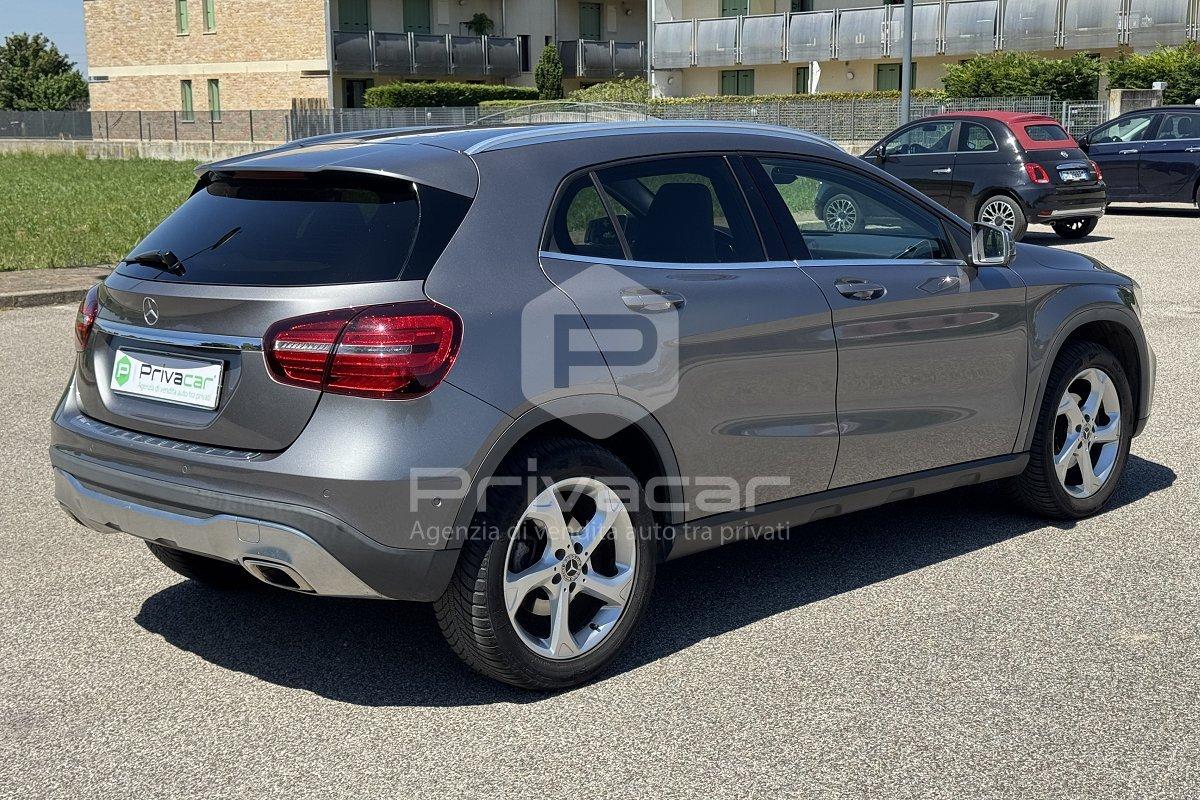 MERCEDES GLA 200 d Business