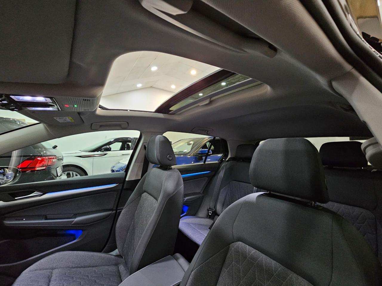 Volkswagen Golf ETSI MOVE LIFE C.16 Tetto Led Matrix Clima3Zone