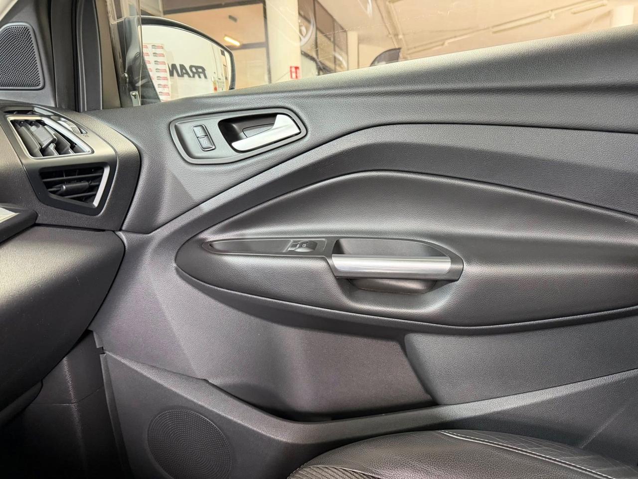 Ford Kuga 2.0 TDCI 180 CV S&S 4WD Powershift Titanium X
