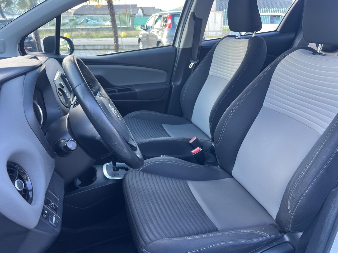 Toyota Yaris 1.5 Hybrid 5 porte Business