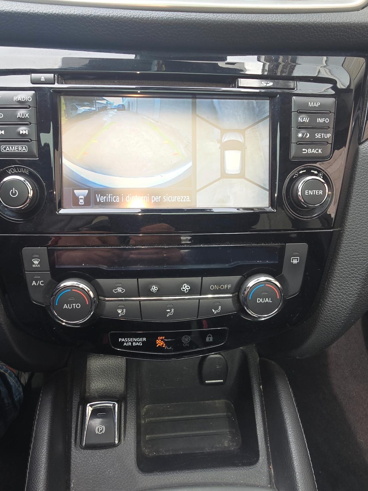 Nissan Qashqai 1.2 DIG- AUTOMATICO/TETTO PANORAMICO GARANZIA E PERMUTA