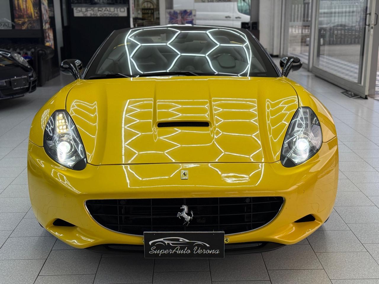 GIALLOTRIPLOSTRATO Ferrari California DCT