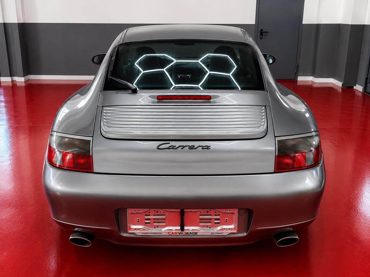 Porsche 911 Carrera cat