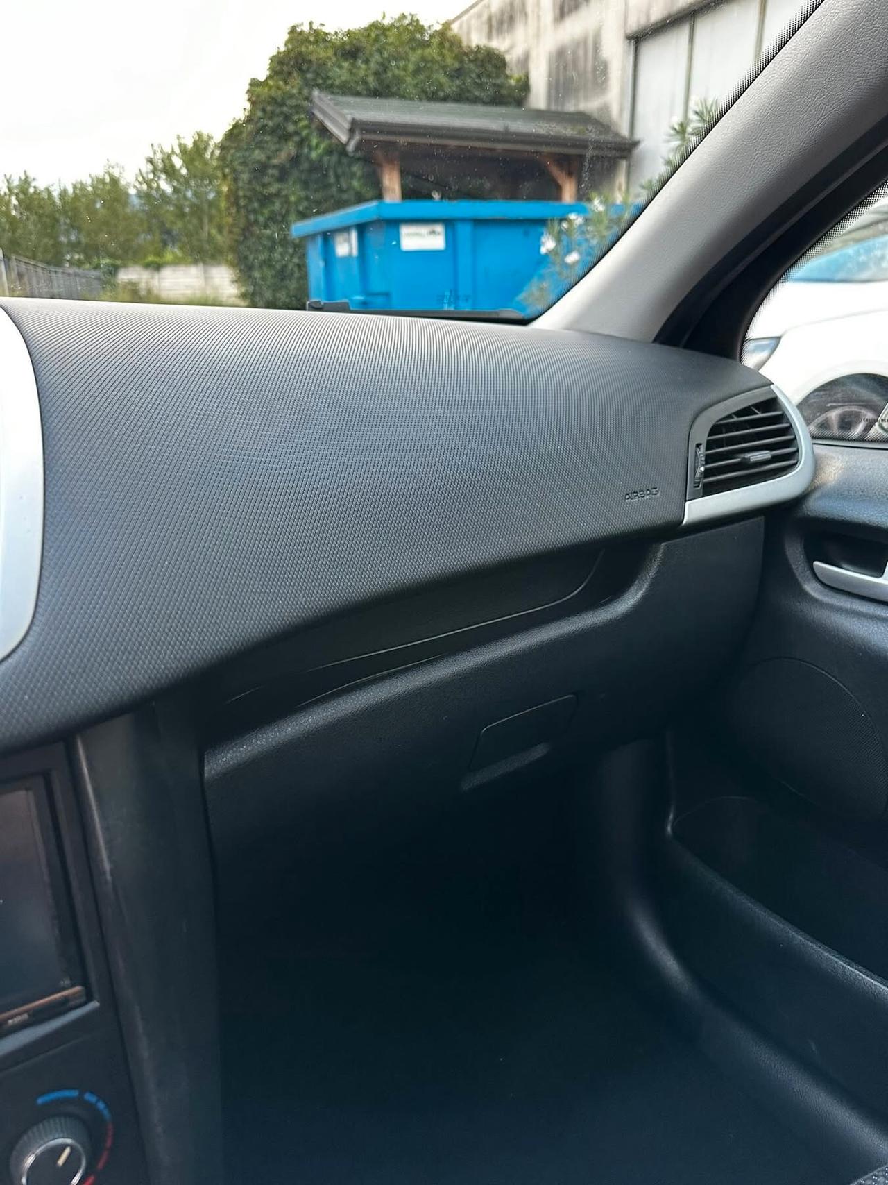 Peugeot 207 1.4 GPL 80.000KM NEOPATENTATI