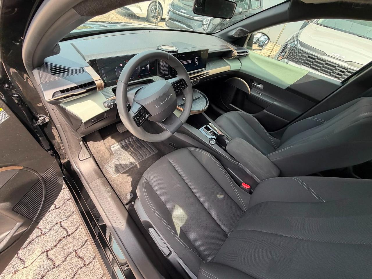 Lancia Ypsilon Hybrid e-DCT Edizione Cassina