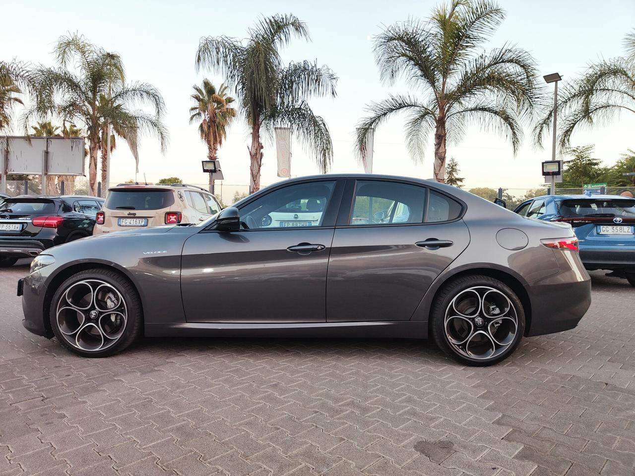 Alfa Romeo Giulia 2.0 Turbo 280 CV AT8 AWD Q4 Veloce km 0